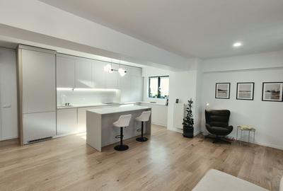 Apartament cu 3 camere decomandat, mobilat în Pipera