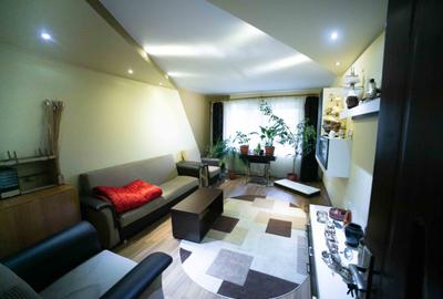 Apartament cu 3 camere decomandat în Craiter