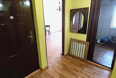 Apartament 3 camere conf 1 decomandat zona Centru - 8