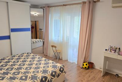 Vand apartament 4 camere decomandat  Deva, Ion Creanga (Al. Neptun), etaj 3 - 5