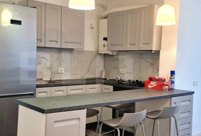Apartament cu 3 camere semidecomandat, mobilat în Florești