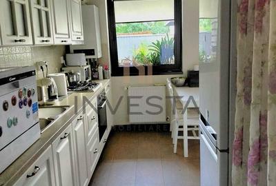 Apartament cu 3 camere semidecomandat, mobilat în Borhanci