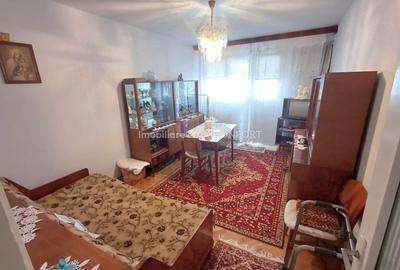 Apartament cu 2 camere decomandat în Marna