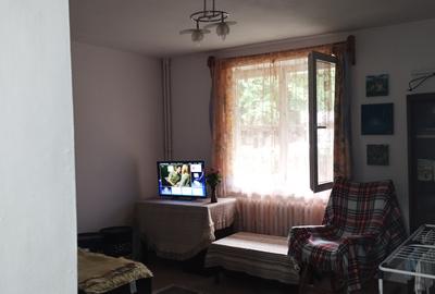 Vand ap. cu 2 cam.in zona Cornisa. - 4