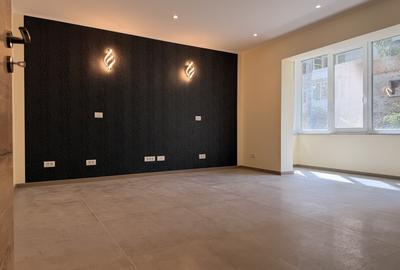 Apartament cu 3 camere decomandat în Complex Studențesc