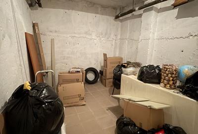 Piața Sf. Gheorghe | Decomandat | Renovat | Centrală proprie | Boxă 16 mp - 18