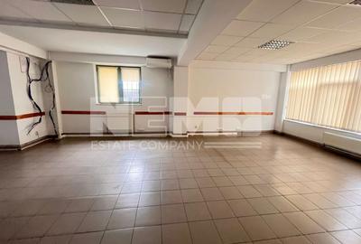 Inchiriem Spatiu Comercial 685Mp -137Mp/Nivel ISuceava/Universitate - 1