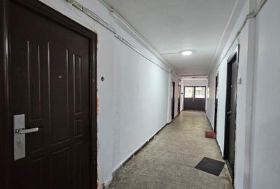 Mega Mall, Piata Delfinului, Mega Mall, Dobrina, 30 mp, bloc 1978 OFERTA - 3
