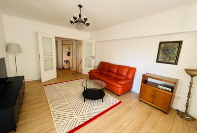Apartament cu 3 camere în Calea Călărașilor