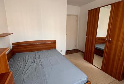 Apartament cu 3 camere decomandat în Metalurgie