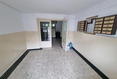 Apartament cu 2 camere semidecomandat în Podu Roș