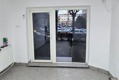 Târgoviște,  micro 6 Bdul Tudor Vladimirescu vsnzare spatiu comercial - 2