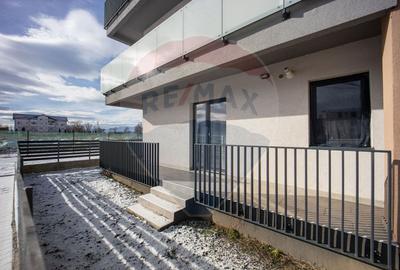 Apartament cu 3 camere de vânzare - 1