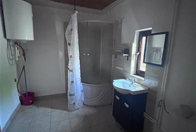 Casa de vanzare in Soveja , sat Rucareni , constructie 1993 , suprafata construi - 6