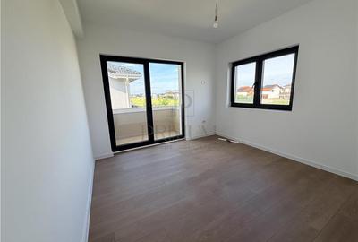 Duplex locatie excelenta - asfalt - 3 bai - doua balcoane - 4