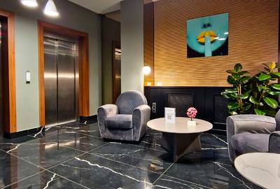 Spatiu pt restaurant - intr-un Hotel cu peste 4000+ recenzii - Central + Parcare - 10