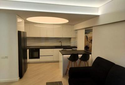 Apartament cu 3 camere semidecomandat, mobilat în Pipera