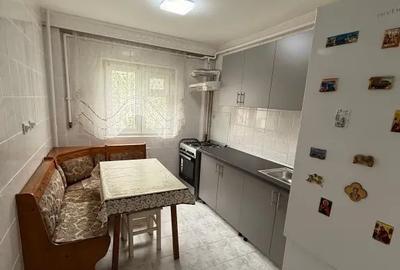 Apartament cu 3 camere decomandat, mobilat în Dristor