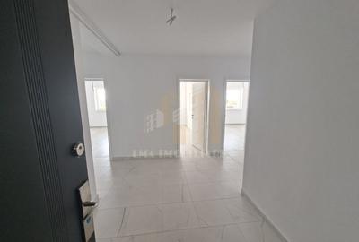 Apartament cu 3 camere decomandat în Sânpetru
