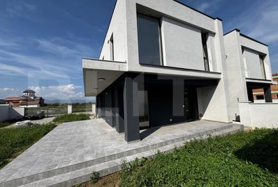 Casă individuală cu 4 camere în Micești
