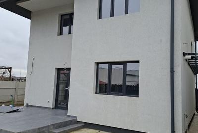 Casă individuală cu 4 camere în Berceni