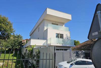 Duplex cu 4 camere în Iris