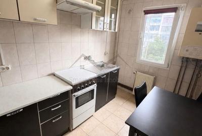 Apartament cu 2 camere nedecomandat în Podu Roș