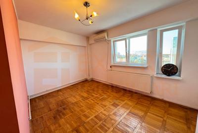 Apartament cu 3 camere decomandat în Ultracentral