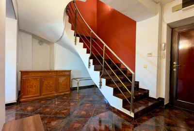 Apartament cu 3 camere în Unirii