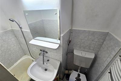 Tatarasi-Piata Chirila, apartament cu 2 camere, etaj  intermediar - 6