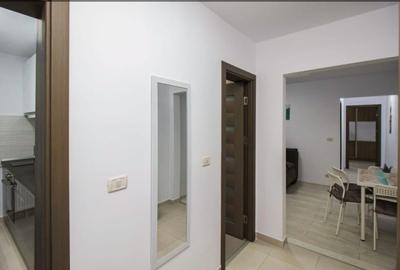 Apartament cu 3 camere semidecomandat în Tomis Nord