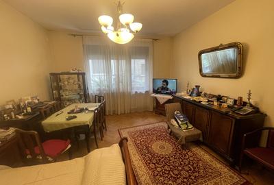 2 camere în vilă interbelică, Str. Londra – tavane 3m+, centrală proprie - 2