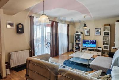 Apartament cu 3 camere decomandat, mobilat în Blumăna