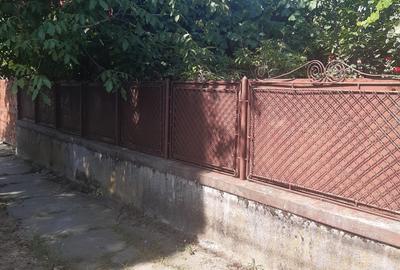 Casa solida si locuibila cu 860 mp teren aferent - 2