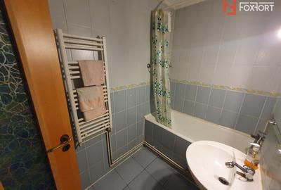 Apartament 2 camere decomandat, etaj 3/4 - zona Steaua - 17