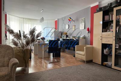 Apartament cu 3 camere semidecomandat, mobilat în Europa