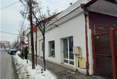 Spațiu comercial, de 30 mp, în P-ța Mihai Viteazul