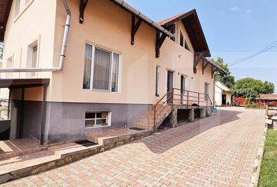 Casă individuală cu 7 camere în Semicentral