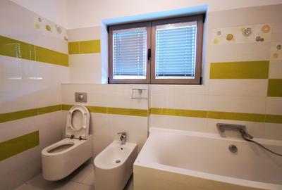 Vila moderna langa lac, mobilata complet - 10