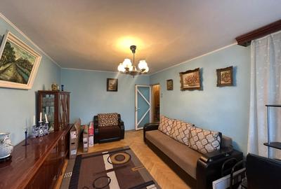 Apartament cu 3 camere decomandat în Oancea