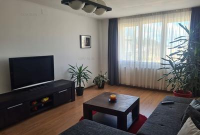 Apartament cu 3 camere decomandat în Griviței