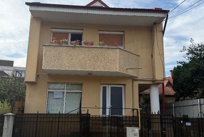 Casă individuală cu 5 camere în Ultracentral