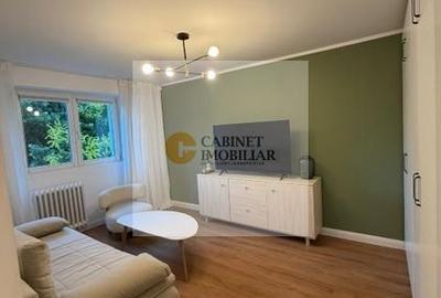 Apartament cu 2 camere decomandat, mobilat în P-ța Victoriei