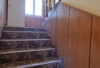 Parte de casa etaj 1 cu curte separata semicentral 87000 - 12