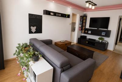 Apartament cu 4 camere semidecomandat, mobilat în Berceni