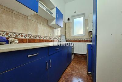 Spatiu comercial/birou de inchiriat – Micro 4, zona cu trafic pietonal intens - 3