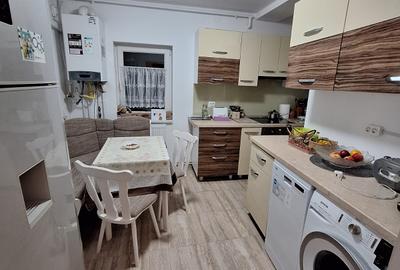 Apartament cu 3 camere decomandat, mobilat în Odobescu