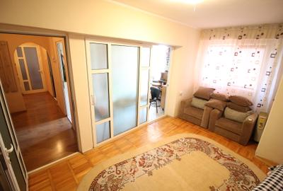 Apartament cu 3 camere decomandat în Siderurgiștilor