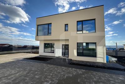 Casă individuală cu 4 camere în Burdujeni