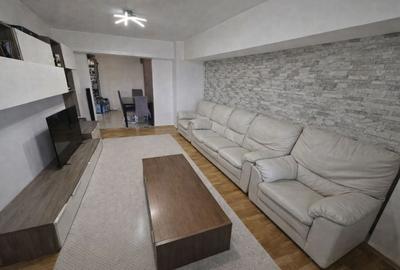 Apartament cu 3 camere decomandat, mobilat în P-ța Alba Iulia